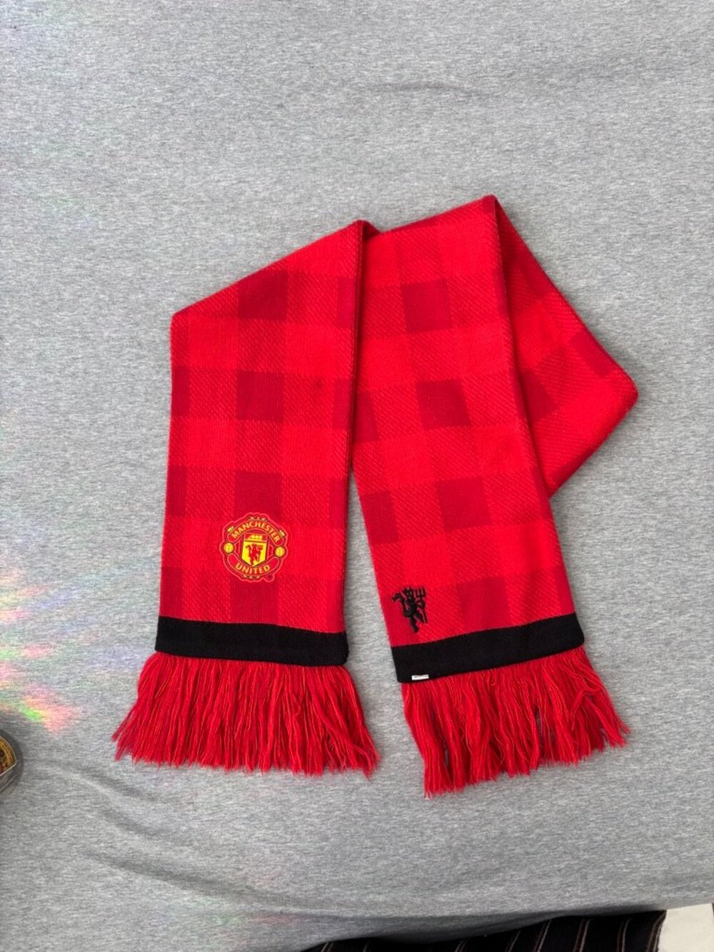 Nike Manchester United FC Scarf Reversible Red Black Buffalo Check Plaid Knit